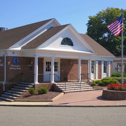 Outdoor shot of Thomaston Savings Bank branch in Watertown, CT